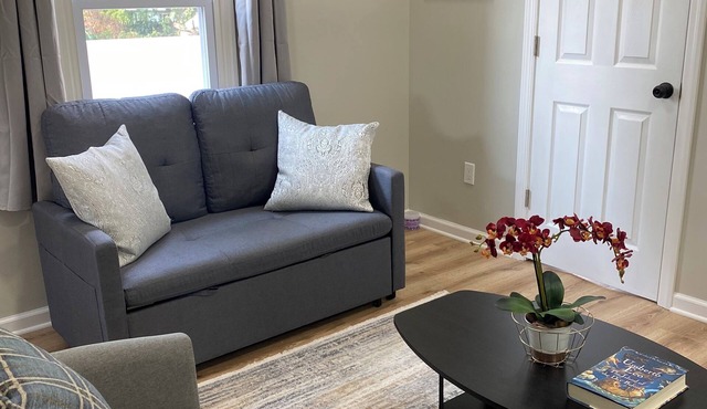 Private&cozy:2BR-1BTH:10m-EWR, 35m-NYC, 22m-Major international sporting event