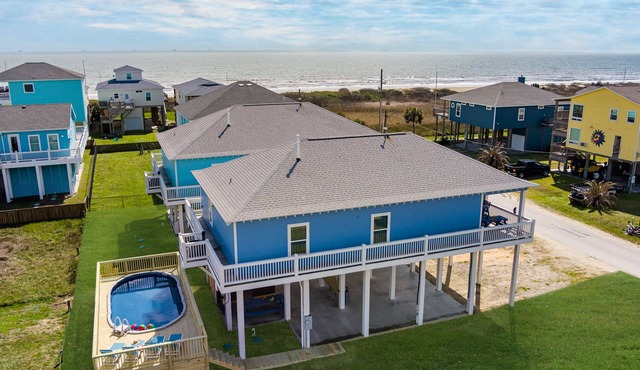Private Pool, Steps to Beach with Direct Access, Pet-friendly!