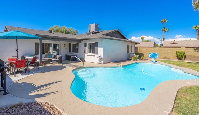 Relaxing Mesa Poolside Retreat, Near Tempe!