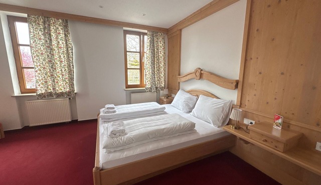Room '12 Small Double Bed Suite' with Wi-Fi