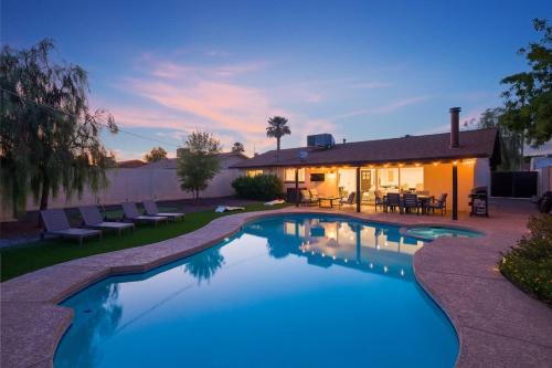 Sunkiss - Pool, Spa & Mini Golf - Mins to Old Town