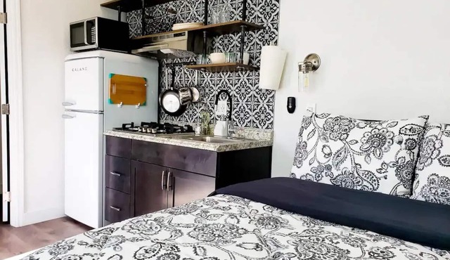 Tiny Home with Wi-Fi 3 mi. from Downtown Phoenix