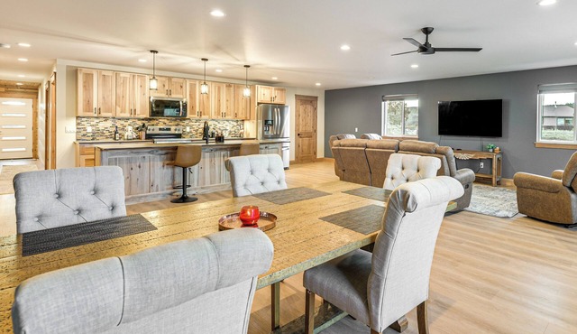 Walk to Lake! All-Season Getaway in Pagosa Springs