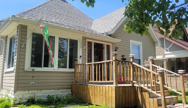 Welcoming up to 12 guests in our 3-bedroom house in charming Kokomo!