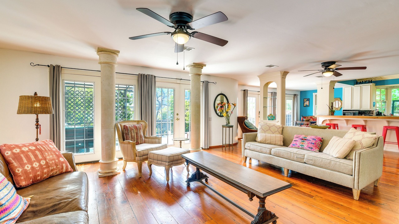 Photo of Livingroom in Clear Lake Shores
