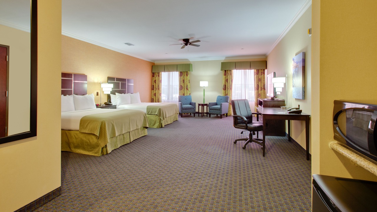 Photo of Livingroom in Channelview