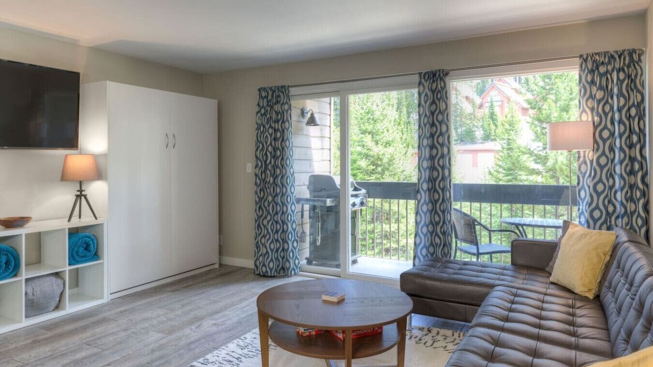 Photo of Livingroom in Big Sky