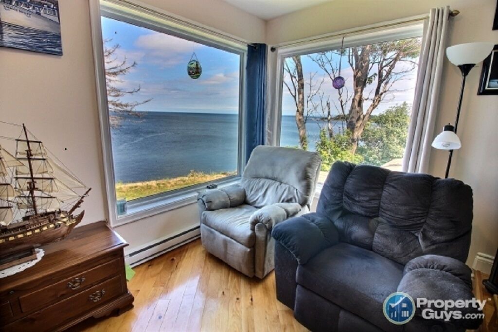 Photo of Livingroom in Trenton