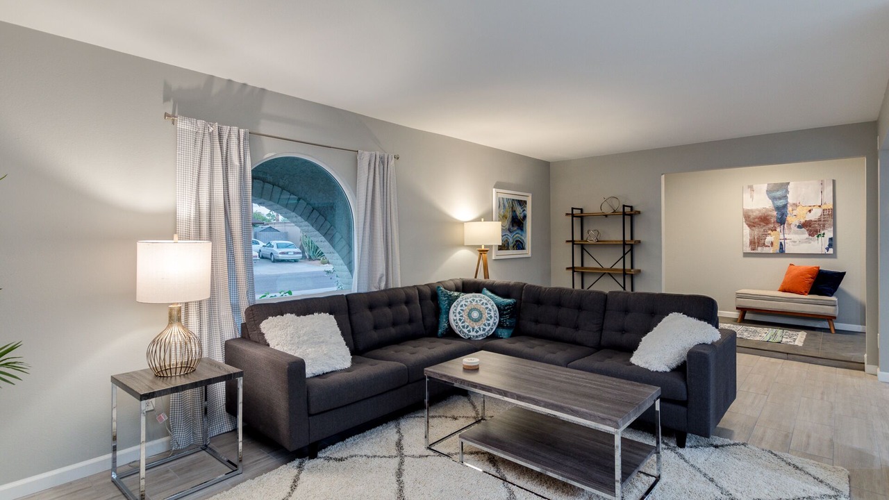 Photo of Livingroom in Raskin Estates