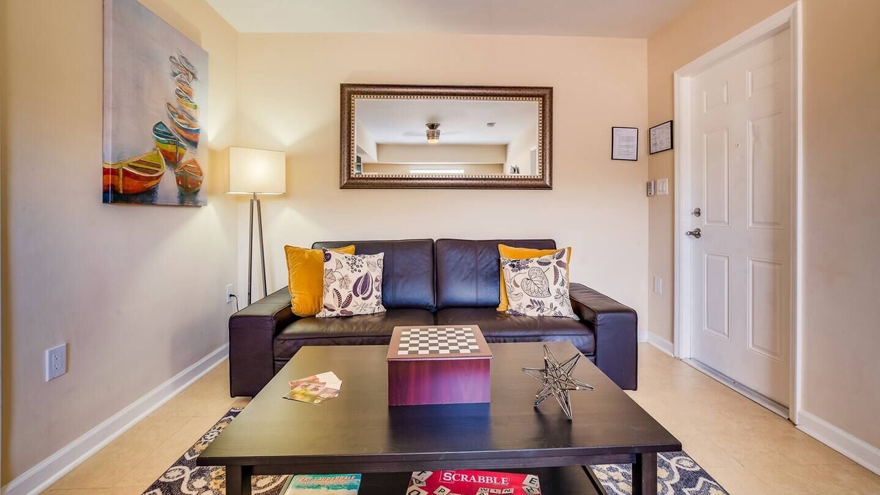 Photo of Livingroom in Lake Ridge