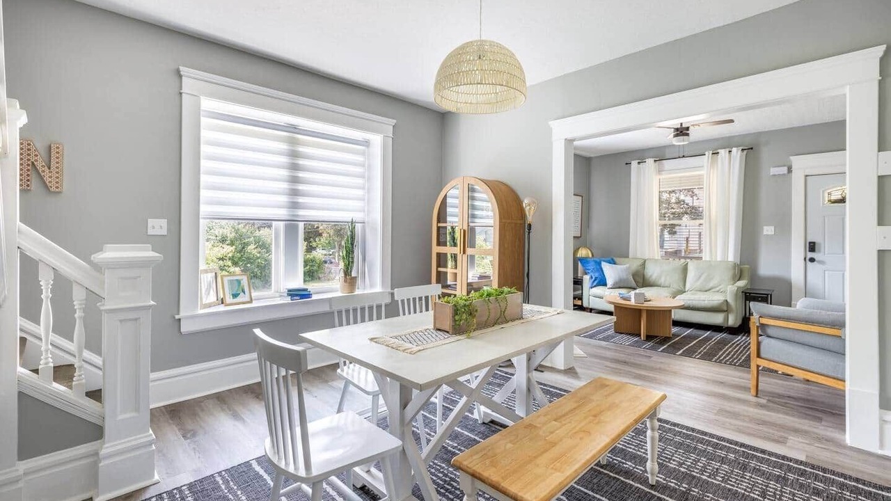 Photo of Livingroom in Highland Square