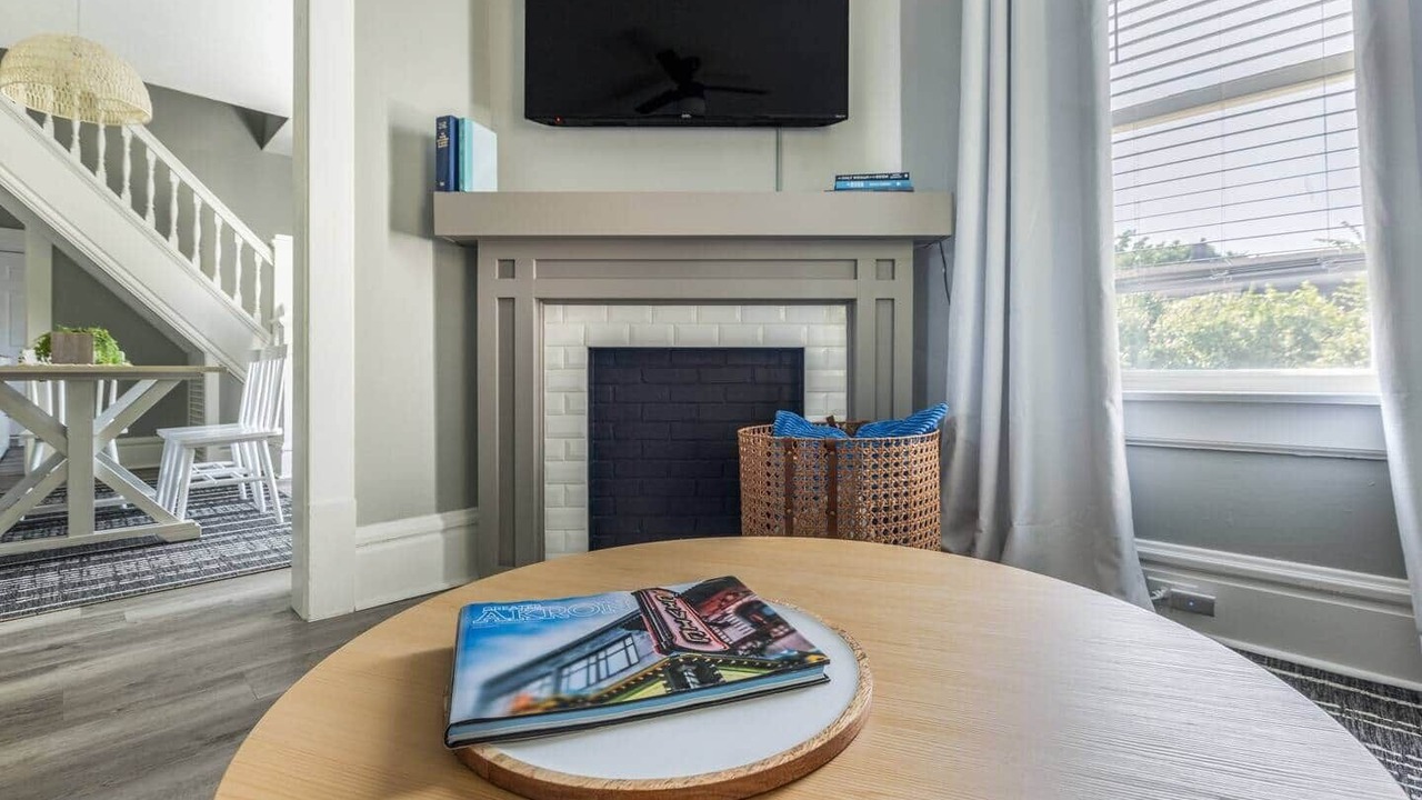 Photo of Livingroom in Highland Square