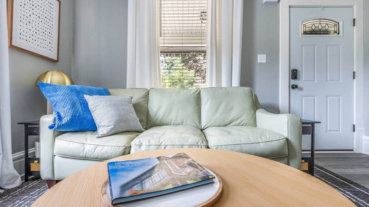 Photo of Livingroom in Highland Square