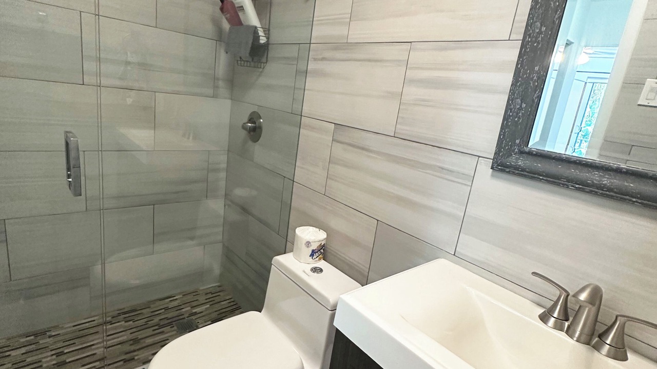 Photo of Bathroom in Royal Poinciana